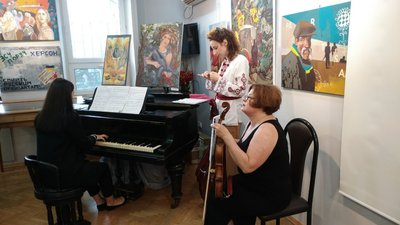 "Херсонщина - це Україна": в Одесі відкрили пересувну художню виставку "Херсонщина - це Україна": в Одесі відкрили пересувну художню виставку