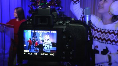 Луцькі школярі вперше записали відеокліпи різдвяних колядок Луцькі школярі вперше записали відеокліпи різдвяних колядок