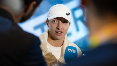Перша ракетка світу Іґа Швьонтек закликала до єдиної позиції щодо Росії й Білорусі для припинення "хаосу" в тенісі