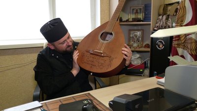 Колекціонує прапори ЗСУ в храмі: історія архімандрита Меркурія Колекціонує прапори ЗСУ в храмі: історія архімандрита Меркурія
