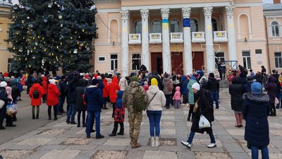 Різдвяний ярмарок. На Миколаївщині збирали кошти для Збройних сил України