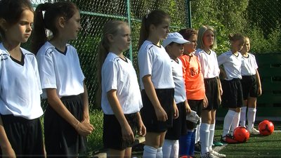 Дівчача футбольна команда на Волині відновила тренування після карантину Дівчача футбольна команда на Волині відновила тренування після карантину