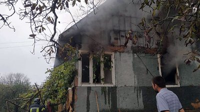 Пожежа на Тячівщині: вогонь знищив домашнє майно та 6 тон сіна Пожежа на Тячівщині: вогонь знищив домашнє майно та 6 тон сіна