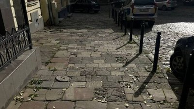 Тротуар на вул. Михайла Коцюбинського