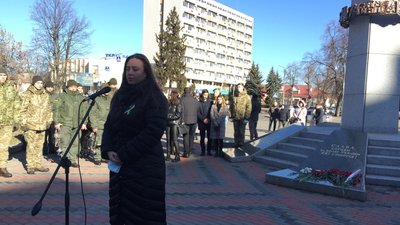 Черкасці вшанували пам'ять Героїв Небесної Сотні Черкасці вшанували пам'ять Героїв Небесної Сотні
