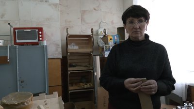 Черкаські волонтери виготовляють окопні свічки для української армії Черкаські волонтери виготовляють окопні свічки для української армії