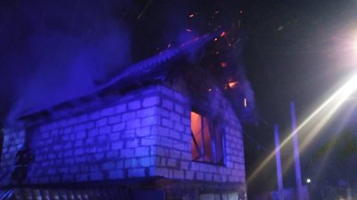 На Закарпатті горів двоповерховий будинок