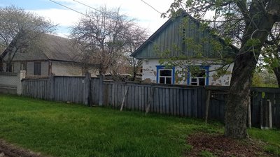 Двічі в одне місце — у Лебедині російська авіація кілька разів скидала бомби на вулицю Привокзальну Двічі в одне місце — у Лебедині російська авіація кілька разів скидала бомби на вулицю Привокзальну