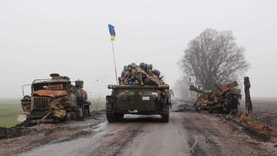 Російські військові б'ють по населених пунктах Донеччини й Луганщини з танків та артилерії