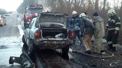 Три автівки зіштовхнулись на Сумщині: дві людини загинули, дві у лікарні Три автівки зіштовхнулись на Сумщині: дві людини загинули, дві у лікарні