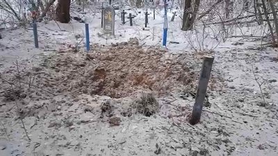 Росіяни обстріляли кладовище в Грем'ячі під час поховання
