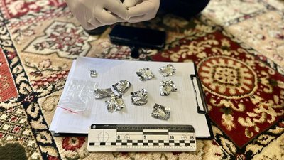 У Мукачеві затримала чоловіка, якого підозрюють у торговлі наркотиками У Мукачеві затримала чоловіка, якого підозрюють у торговлі наркотиками