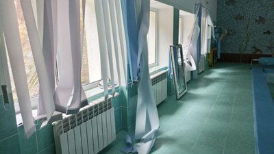 В одному з дитсадків Славути вибито вікна та двері, 25 жовтня 2023, Славута, Хмельниччина В одному з дитсадків Славути вибито вікна та двері, 25 жовтня 2023, Славута, Хмельниччина
