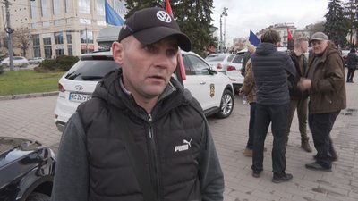 У Луцьку влаштували автопробіг на підтримку військовополонених У Луцьку влаштували автопробіг на підтримку військовополонених