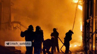 Пожежа на ринку Барабашово у Харкові: 25 магазинів знищено, досі тліє