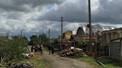 Зруйновані будинки та АЗС, загиблий та травмовані, відсутні електрика і газ: наслідки буревію в Бурині на Сумщині Зруйновані будинки та АЗС, загиблий та травмовані, відсутні електрика і газ: наслідки буревію в Бурині на Сумщині