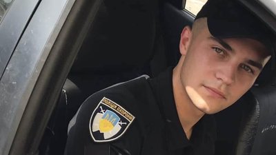 У Франківську у водія стався інсульт. Його врятував поліцейський У Франківську у водія стався інсульт. Його врятував поліцейський