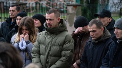 В Ужгороді попрощалися з полеглим захисником Михайлом Рущаком В Ужгороді попрощалися з полеглим захисником Михайлом Рущаком