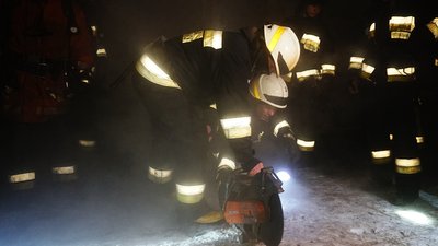 У Дніпрі горів склад пластмасових виробів У Дніпрі горів склад пластмасових виробів