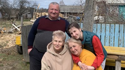 Тікаючи від війни. Історії переселенців з Луганщини, які евакуювалися на Житомирщину Тікаючи від війни. Історії переселенців з Луганщини, які евакуювалися на Житомирщину