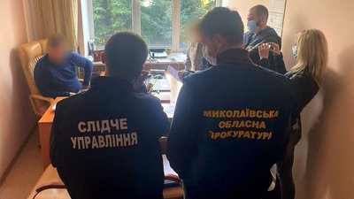 Для впливу на місцевих депутатів: на Миколаївщині адвоката підозрюють у вимаганні грошей