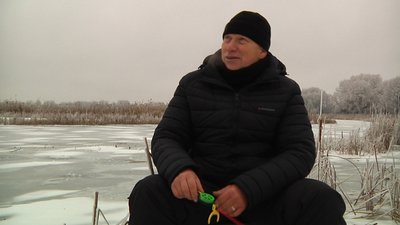 Рейд річками Житомирщини: 100 метрів сіток та 20 інших заборонених знарядь лову риби забрали у рибалок Рейд річками Житомирщини: 100 метрів сіток та 20 інших заборонених знарядь лову риби забрали у рибалок