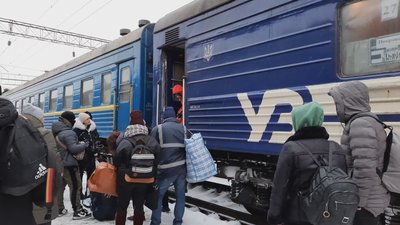 До Хмельницького прибуло 42 дитини з Донеччини До Хмельницького прибуло 42 дитини з Донеччини