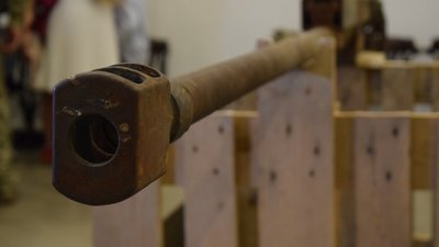 “Їхня техніка – наш трофей”. До Музею історії Дніпра передали трофейну російську гармату “Їхня техніка – наш трофей”. До Музею історії Дніпра передали трофейну російську гармату