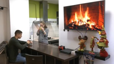 "Потрібно святкувати так, як святкує світ". Львівська сім'я розповіла як святкуватиме Різдво двічі