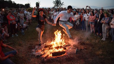 З вогнем, вінками й хороводами. Як святкували Івана Купала у різних регіонах України