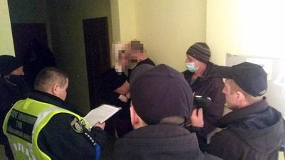 На Хмельниччині викрили групу наркоторговців. У них вилучили наркотиків на 2,5 мільйона гривень
