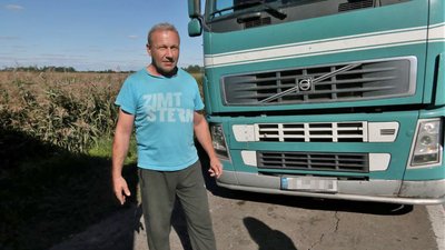 Кілометрові черги на "Ягодині": як коментують ситуацію далекобійники, прикордонники та митники Кілометрові черги на "Ягодині": як коментують ситуацію далекобійники, прикордонники та митники