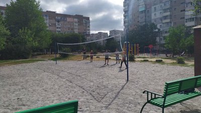У Кропивницькому на дитячому майданчику будують гараж У Кропивницькому на дитячому майданчику будують гараж
