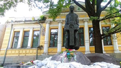 "Очільник українського національного відродження". У Дніпрі вшановують пам'ять Дмитра Яворницького "Очільник українського національного відродження". У Дніпрі вшановують пам'ять Дмитра Яворницького