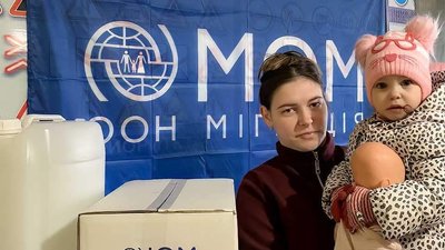 Посуд, термоковдри, подушки: переселенці з Луганщини отримали допомогу у Дніпрі
