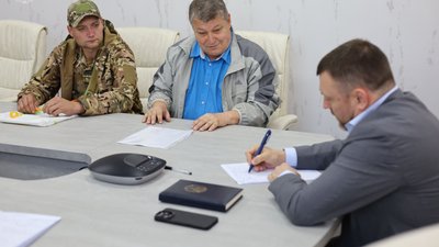 Арешт на земельну ділянку, допит свідків й доступ до документів: що відомо про справу бійця Михайла Савчука з Вінниці Арешт на земельну ділянку, допит свідків й доступ до документів: що відомо про справу бійця Михайла Савчука з Вінниці