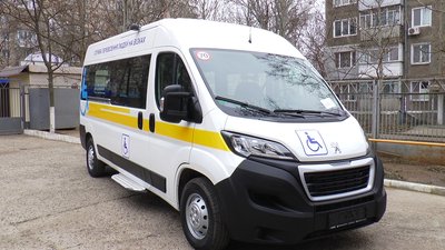 У Миколаєві "Центр комплексної реабілітації для дітей з інвалідністю "Мрія" отримав новий автомобіль