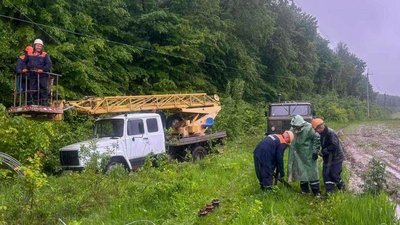 Енергетики ліквідують наслідки негоди.