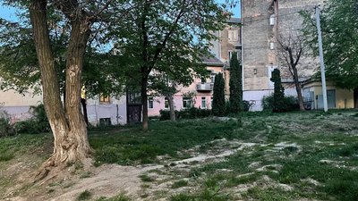 У Чернівцях на вулиці Богуна на місці пустиря зроблять благоустрій території У Чернівцях на вулиці Богуна на місці пустиря зроблять благоустрій території