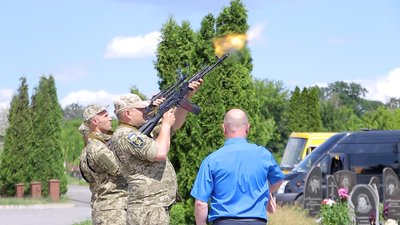 "На війні зробив дуже багато". Поховали сумського бійця Ігоря Набока "На війні зробив дуже багато". Поховали сумського бійця Ігоря Набока