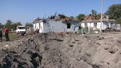 Поранена дитина та згорілі й зруйновані хати: наслідки російської атаки на Хмельниччині Поранена дитина та згорілі й зруйновані хати: наслідки російської атаки на Хмельниччині