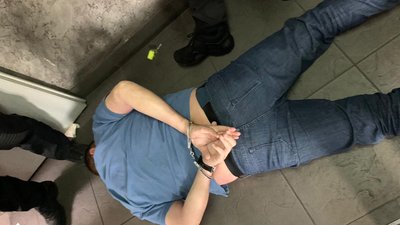 “Систематичні хабарі”: трьох посадовців Одеської митниці затримали за підозрою у корупції “Систематичні хабарі”: трьох посадовців Одеської митниці затримали за підозрою у корупції
