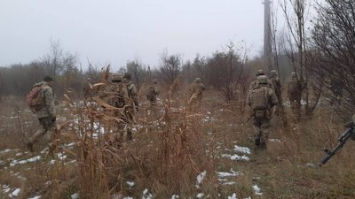 Замінований шлях та засідки: як минули навчання одеських курсантів-десантників Замінований шлях та засідки: як минули навчання одеських курсантів-десантників