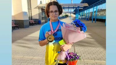 Спортсменка та переселенка з Оріхова стала чемпіонкою світу з ММА
