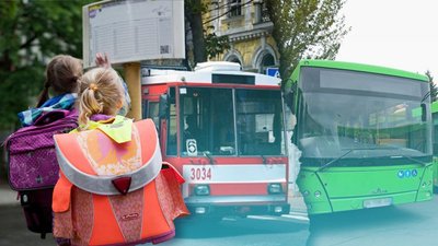 Вартість проїзду для школярів у Миколаєві: що пропонують перевізники