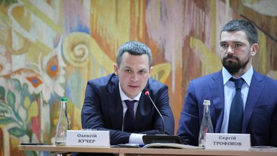 Кернес — Кучеру: Зніміть з голови корону Кернес — Кучеру: Зніміть з голови корону