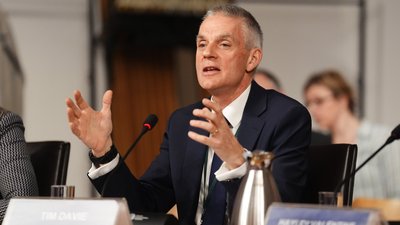 Генеральний директор BBC Тім Дейві пішов у відставку через редагування фільму про Трампа