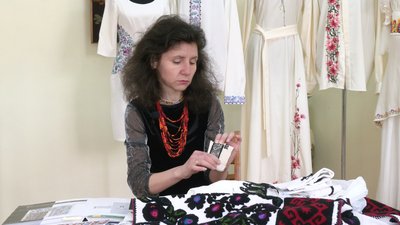 Бабуся Ганни Фартушинської вишила на засланні на Сибіру Бабуся Ганни Фартушинської вишила на засланні на Сибіру