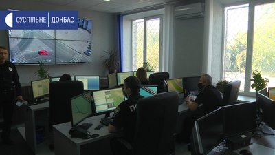 На Донеччині поліцейські несуть службу у посиленому режимі На Донеччині поліцейські несуть службу у посиленому режимі