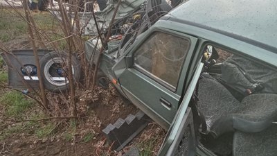 На Запоріжжі сталася ДТП, внаслідок якої постраждали двоє людей На Запоріжжі сталася ДТП, внаслідок якої постраждали двоє людей